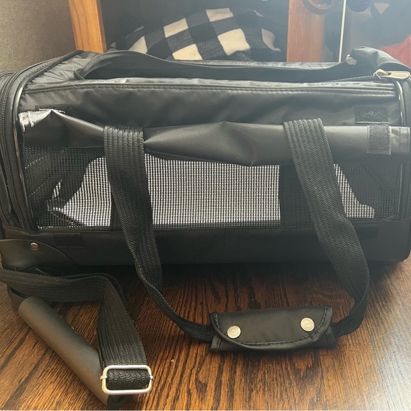 Sherpa Rolling Pet Carrier - Picture 2 of 6